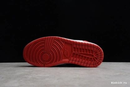 Low Toe Jordan Bred 1 1019